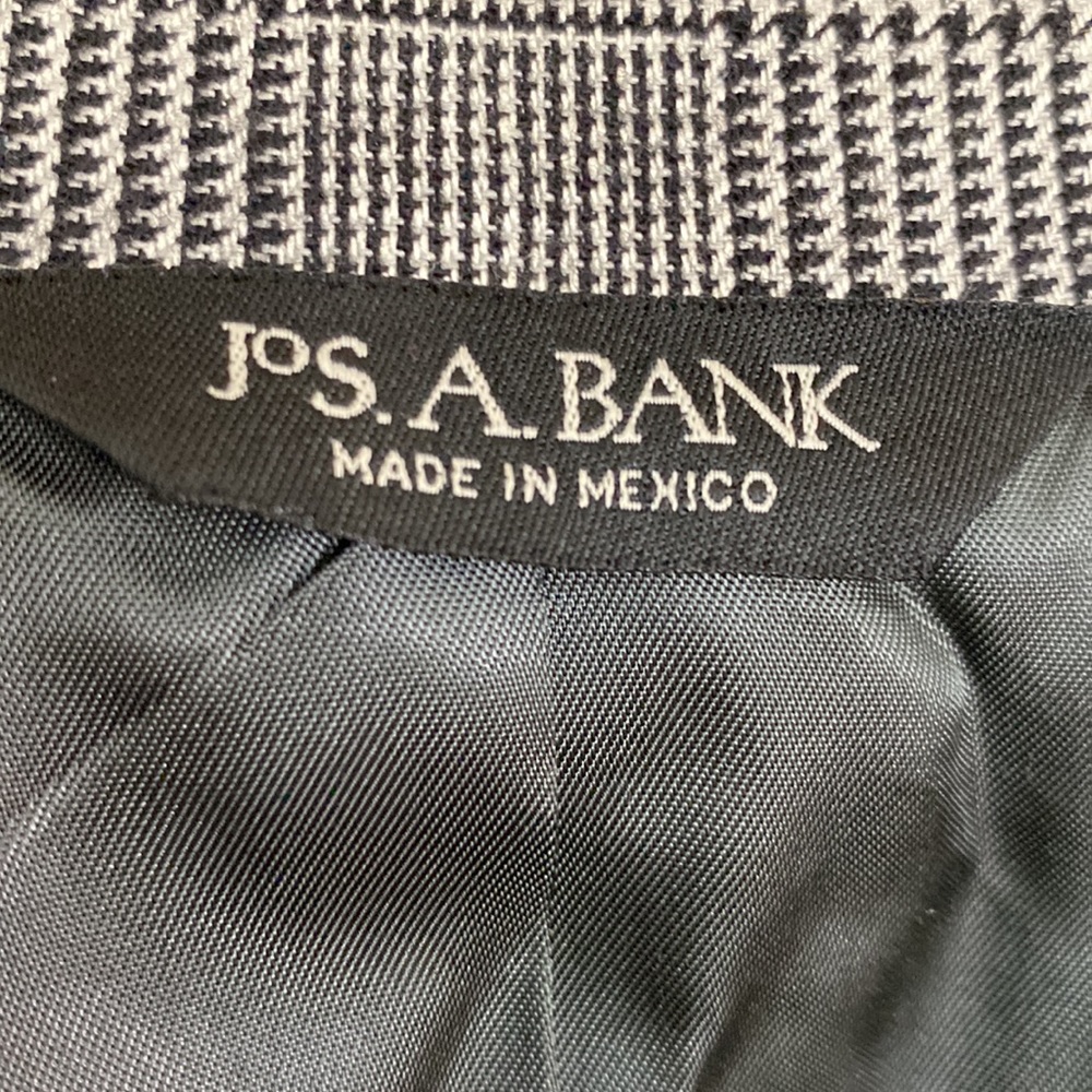 Jos. A BANKS Glens Plaid Mens Suit - Picture 12 of 12